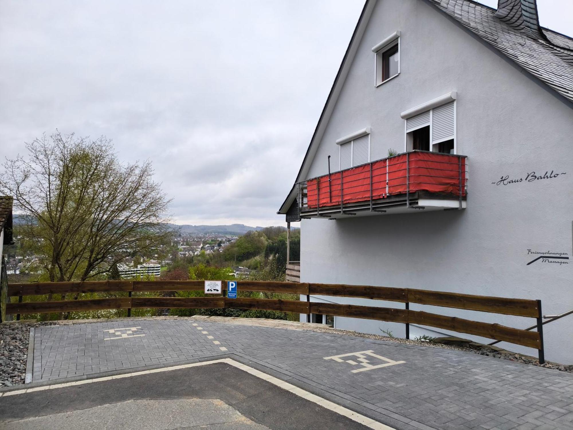 Haus Bahlo - Ferienwohnungen Attendorn Exterior photo